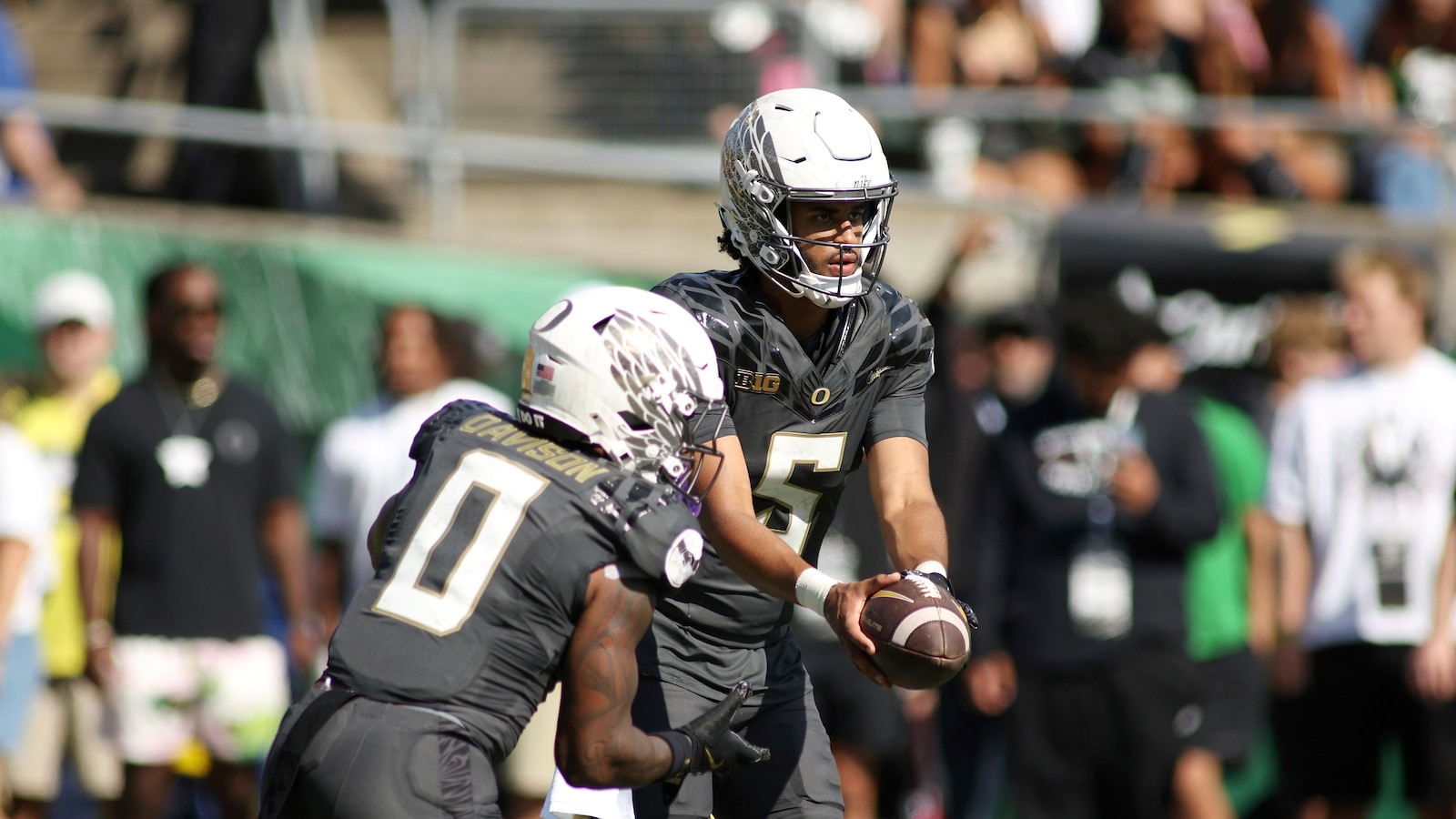 Moore throws career-best 4 TDs and No. 6 Oregon beats rival Oregon State 41-7